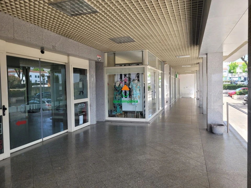 Loja para Venda em Gondomar (São Cosme), Valbom e Jovim Foto 6