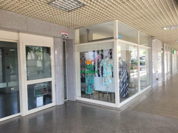 Loja para Venda em Gondomar (São Cosme), Valbom e Jovim