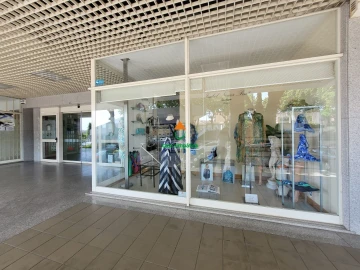 Loja para Venda em Gondomar (São Cosme), Valbom e Jovim