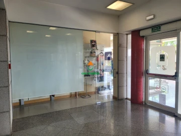 Loja para Venda em Gondomar (São Cosme), Valbom e Jovim