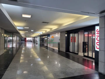 Loja para Venda em Gondomar (São Cosme), Valbom e Jovim