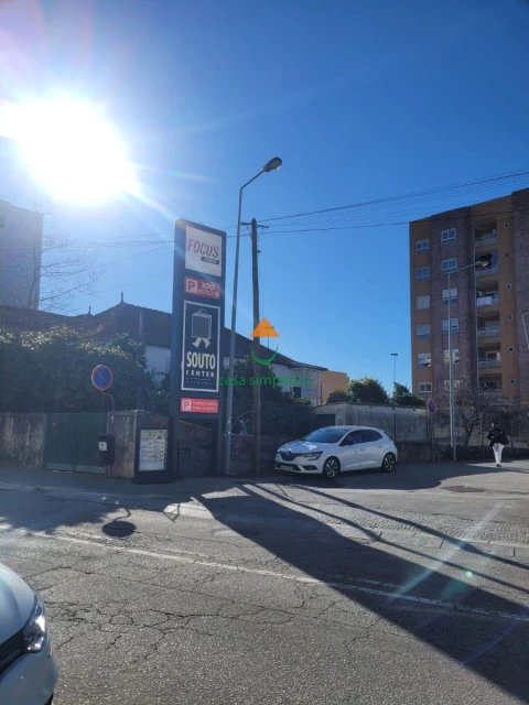 Loja para Venda em Gondomar (São Cosme), Valbom e Jovim