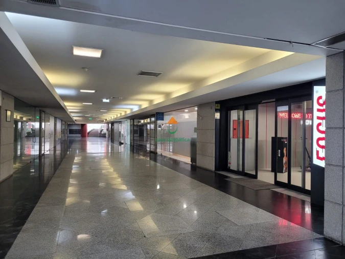 Loja para Venda em Gondomar (São Cosme), Valbom e Jovim Foto 15