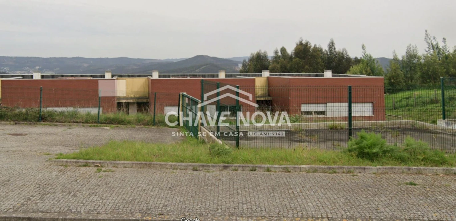 Prédio para Venda em Alfena Foto 1