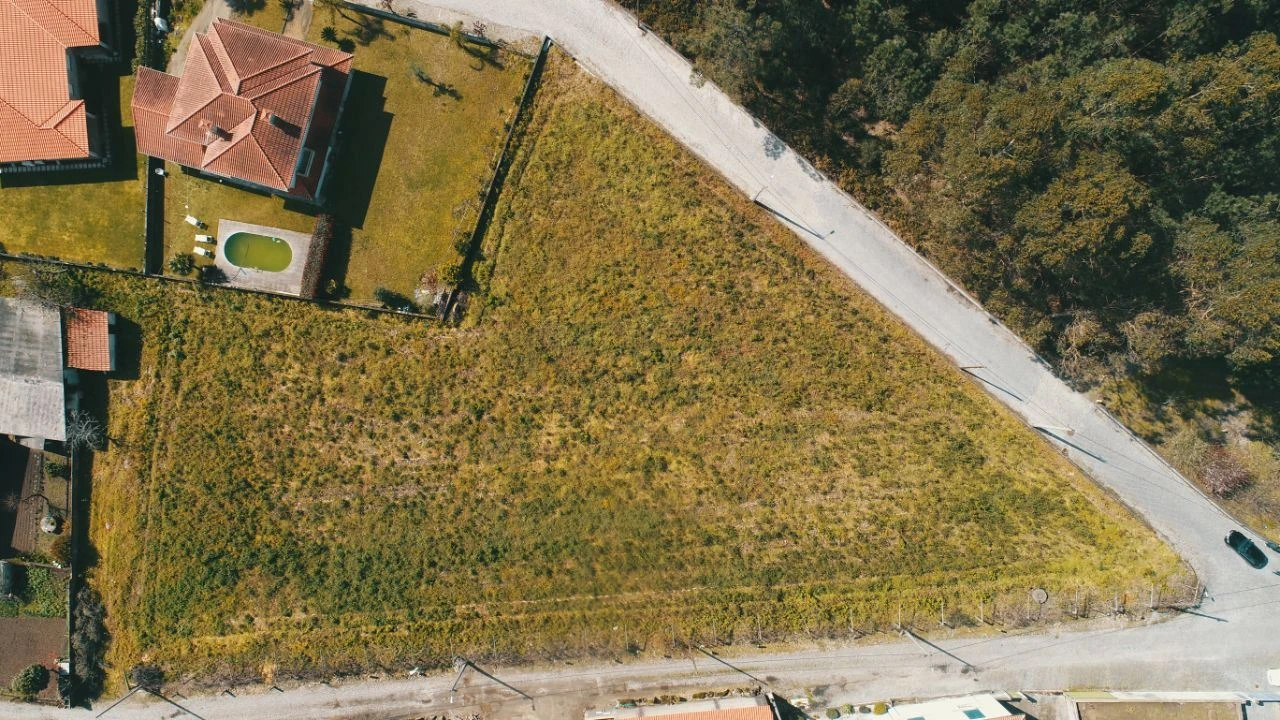 Terreno P/ Prédio para Venda em Fornelos Foto 1