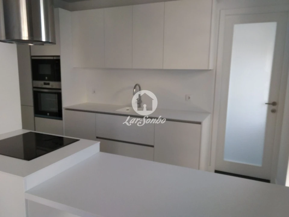 Apartamento T3 para Venda em Cedofeita, Santo Ildefonso, Sé, Miragaia, São Nicolau e Vitória Foto 4