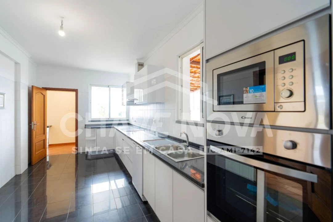 Moradia T3 para Venda em Funchal (Santa Maria Maior) Foto 6