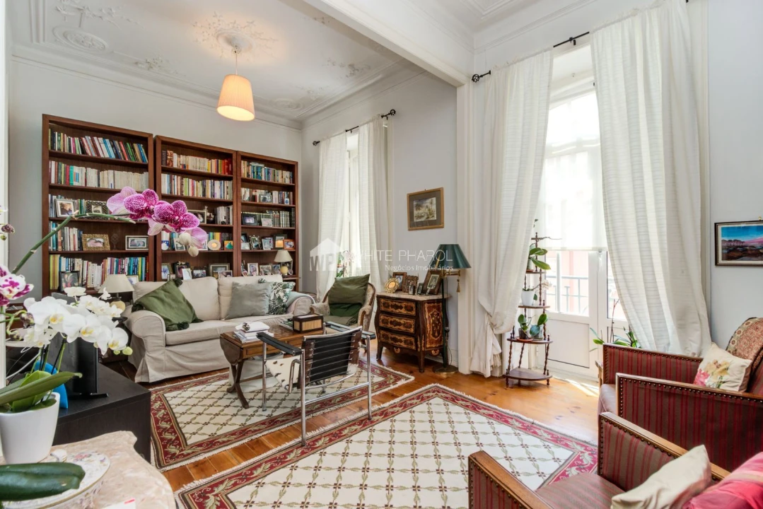 Apartamento T4 para Venda em Campo de Ourique Foto 1