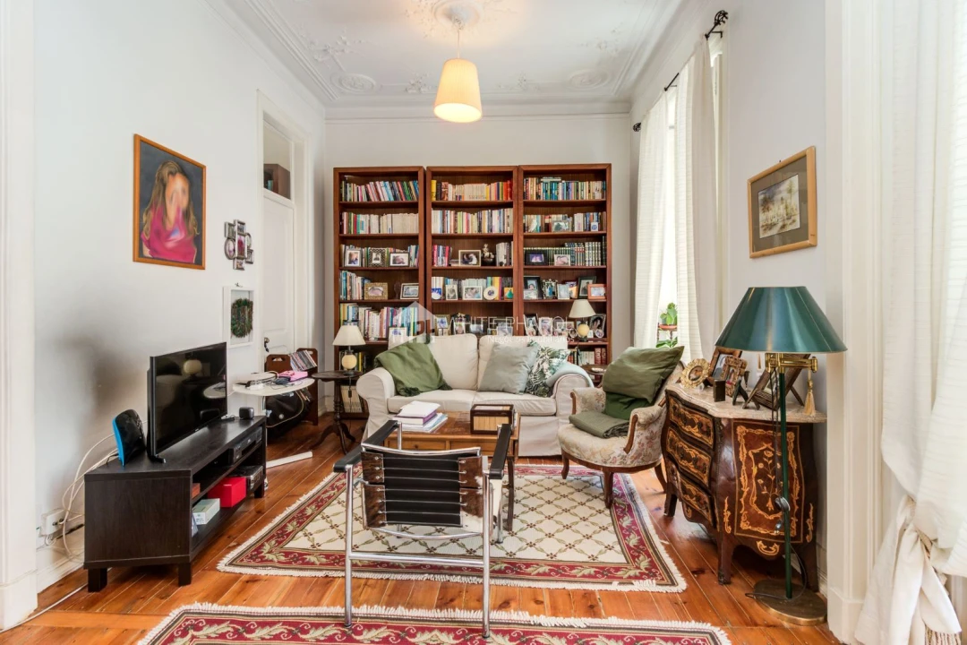 Apartamento T4 para Venda em Campo de Ourique Foto 2