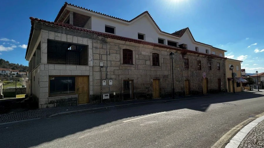 Moradia T12 para Venda em Torre de D. Chama