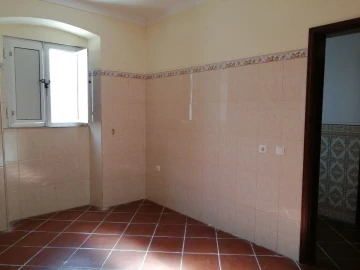 Moradia T0 para Venda em Barbacena e Vila Fernando