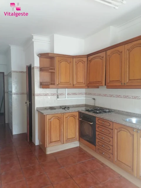 Apartamento T2 para Venda em Loures