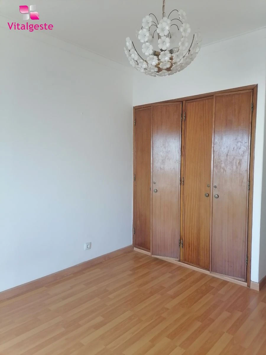 Apartamento T2 para Venda em Loures Foto 7