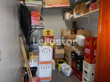 Loja para Trespasse em Oliveira do Douro