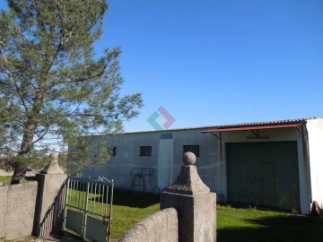Armazém para Venda em Santa Maria da Devesa
