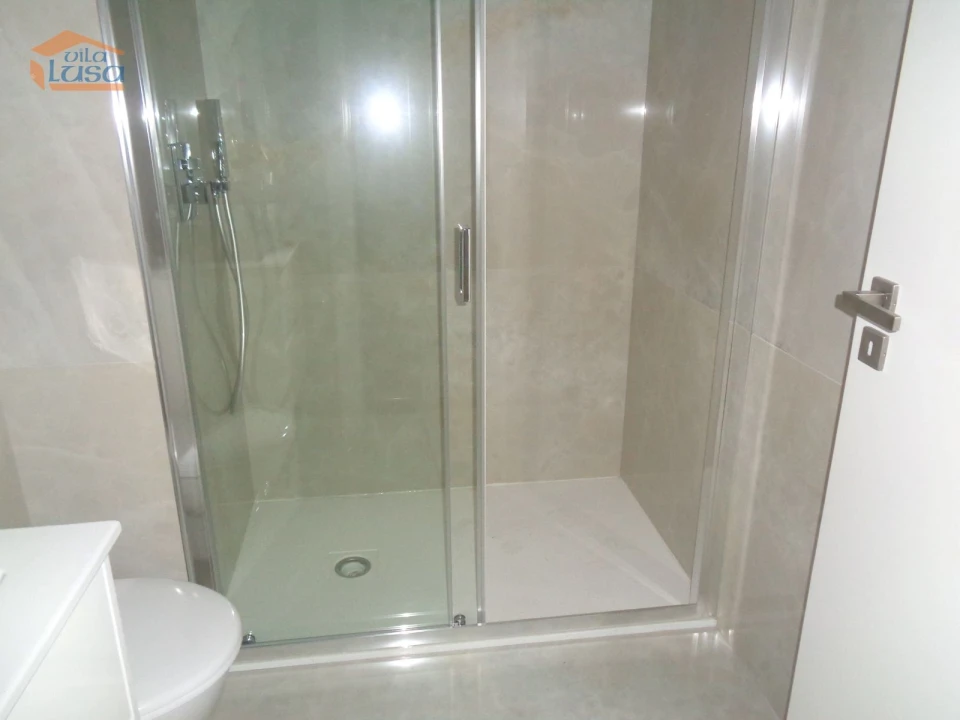 Apartamento T4 para Venda em Viseu Foto 9