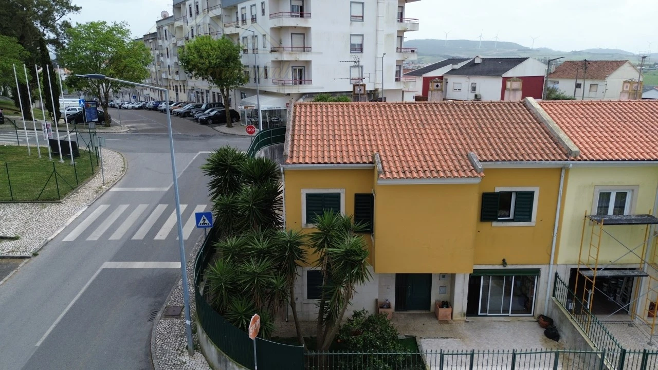 Moradia T4 para Venda em Sobral de Monte Agraço Foto 34