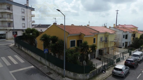 Moradia T4 para Venda em Sobral de Monte Agraço