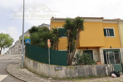 Moradia T4 para Venda em Sobral de Monte Agraço