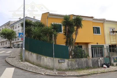 Moradia T4 para Venda em Sobral de Monte Agraço