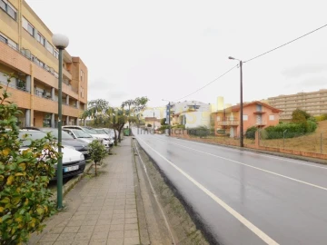 Loja para Arrendamento em Coronado (São Romão e São Mamede)