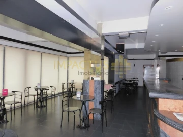 Loja para Arrendamento em Coronado (São Romão e São Mamede)