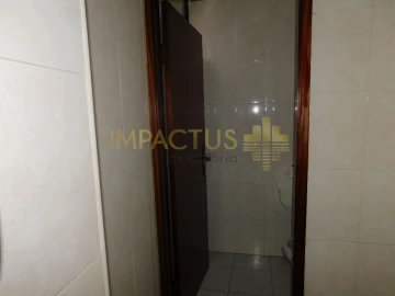 Loja para Arrendamento em Coronado (São Romão e São Mamede)