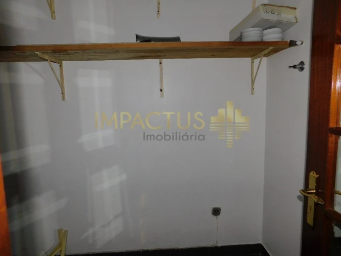 Loja para Arrendamento em Coronado (São Romão e São Mamede) Foto 11