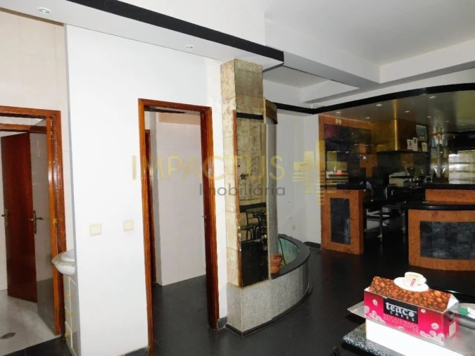 Loja para Arrendamento em Coronado (São Romão e São Mamede) Foto 7