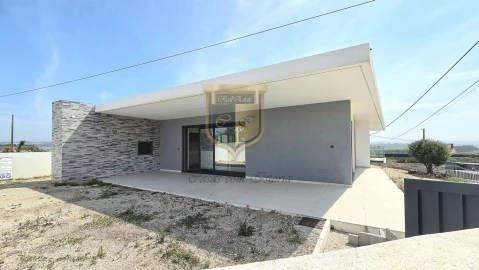 Moradia T4 para Venda em Silveira