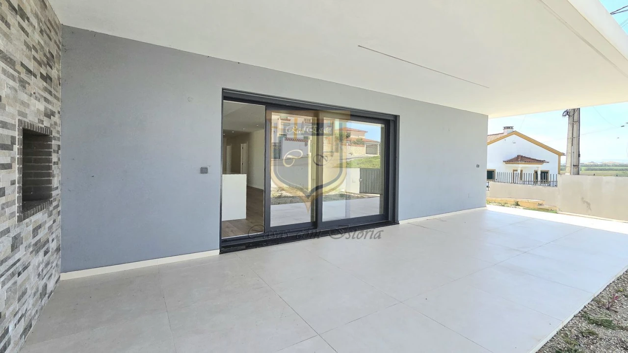 Moradia T4 para Venda em Silveira Foto 3