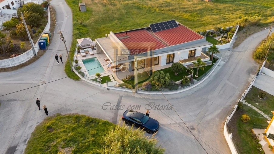 Moradia T4 para Venda em Silveira Foto 2