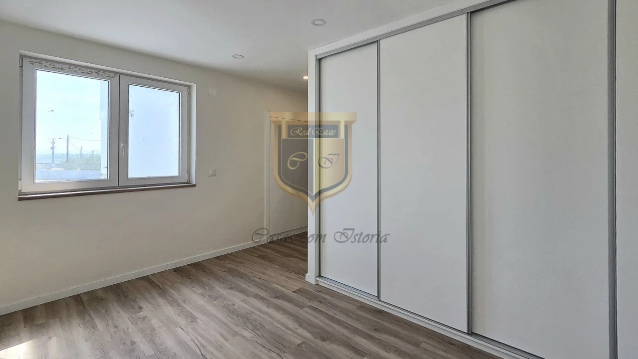 Moradia T4 para Venda em Silveira Foto 21