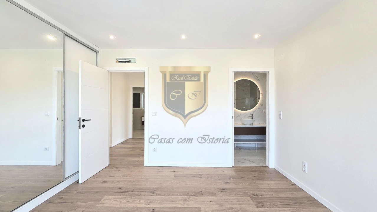 Moradia T4 para Venda em Silveira Foto 12