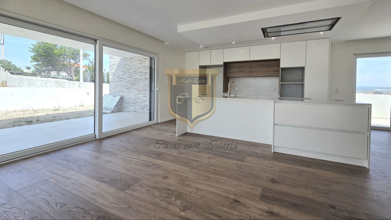 Moradia T4 para Venda em Silveira Foto 8