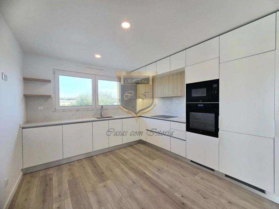 Moradia T4 para Venda em Silveira Foto 4