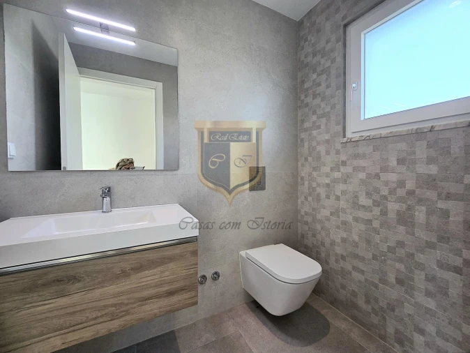 Moradia T4 para Venda em Silveira Foto 5