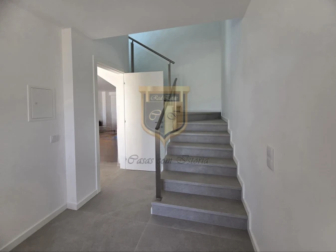 Moradia T4 para Venda em Silveira Foto 26