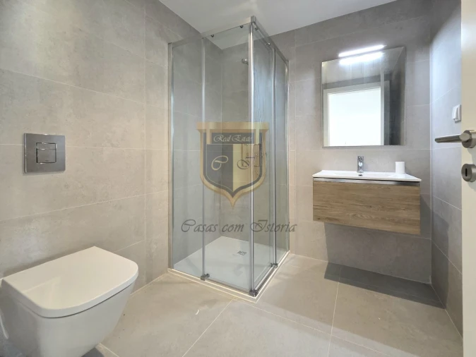 Moradia T4 para Venda em Silveira Foto 28