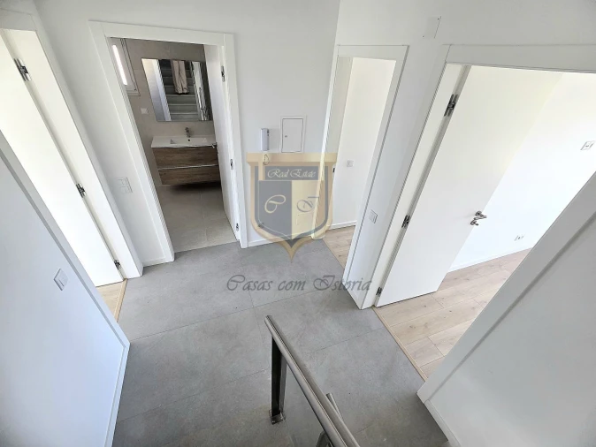 Moradia T4 para Venda em Silveira Foto 22