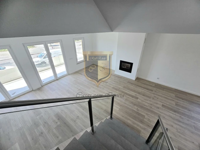 Moradia T4 para Venda em Silveira Foto 10