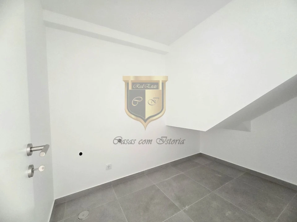 Moradia T4 para Venda em Silveira Foto 29