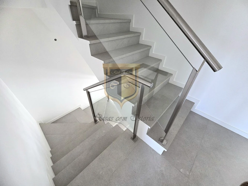 Moradia T4 para Venda em Silveira Foto 11