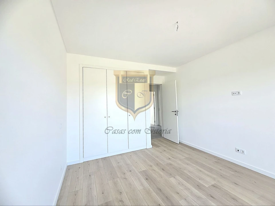 Moradia T4 para Venda em Silveira Foto 21