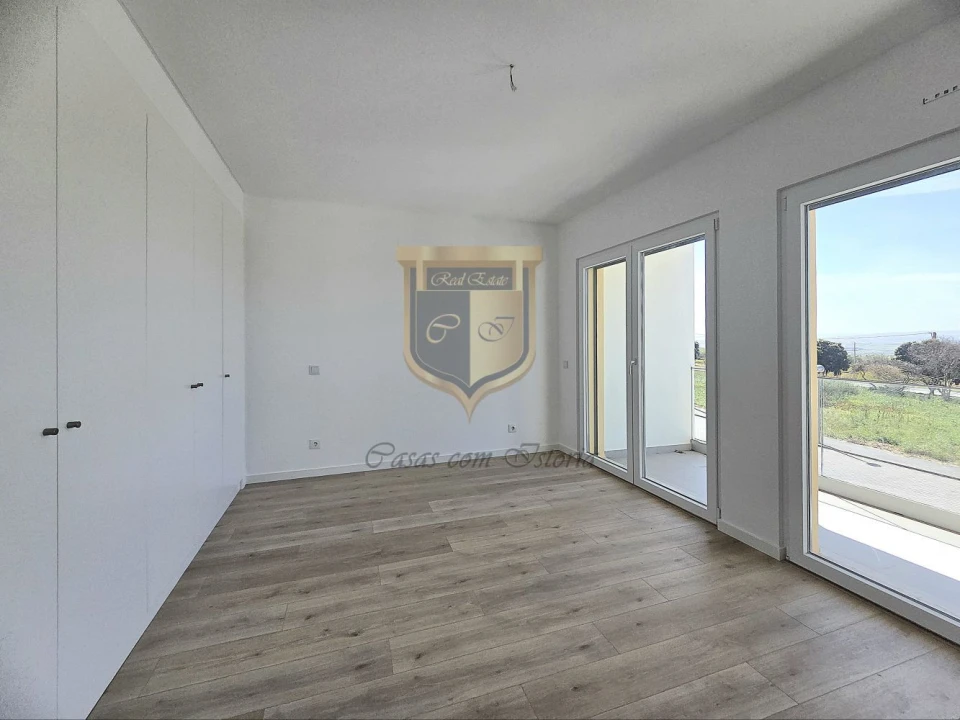 Moradia T4 para Venda em Silveira Foto 13