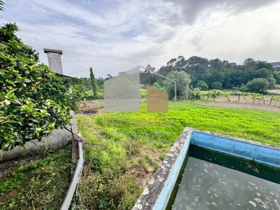 Moradia T4 para Venda em Cornes Foto 26