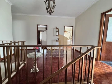 Moradia T4 para Venda em Cornes