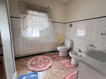 Moradia T4 para Venda em Cornes