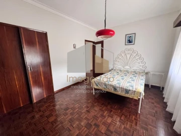 Moradia T4 para Venda em Cornes