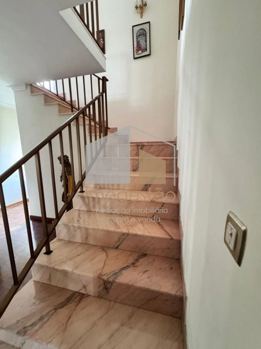 Moradia T4 para Venda em Cornes Foto 11